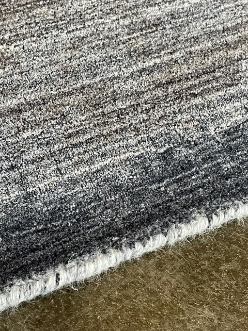 Leolux Evidence carpet Milan