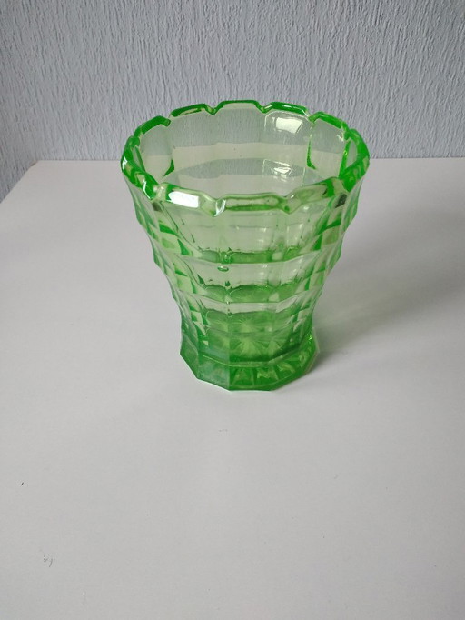 Uranium glass vase Leerdam