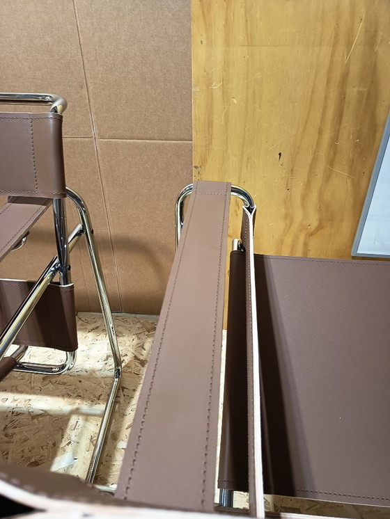 Image 1 of Poltrone Knoll Wassily B3 2 nuove/usate in pelle color noce di Marcel Breuer € 4.400