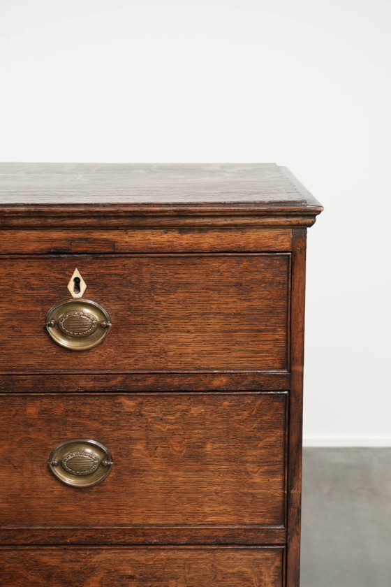 Beautiful Large Colorful English 18th Century Chest of Drawers/Commode with a Beautiful Patina – Wood (photo 9 of 13)