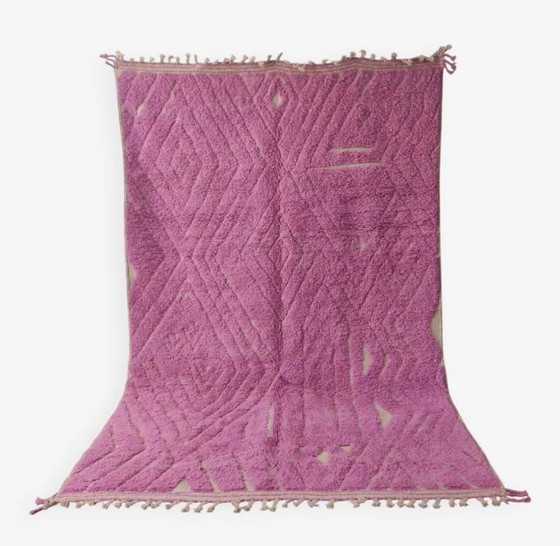 Image 1 of Wunderschöner rosa Beni Ouarain Teppich, modernes Berberdesign in weicher Wolle
