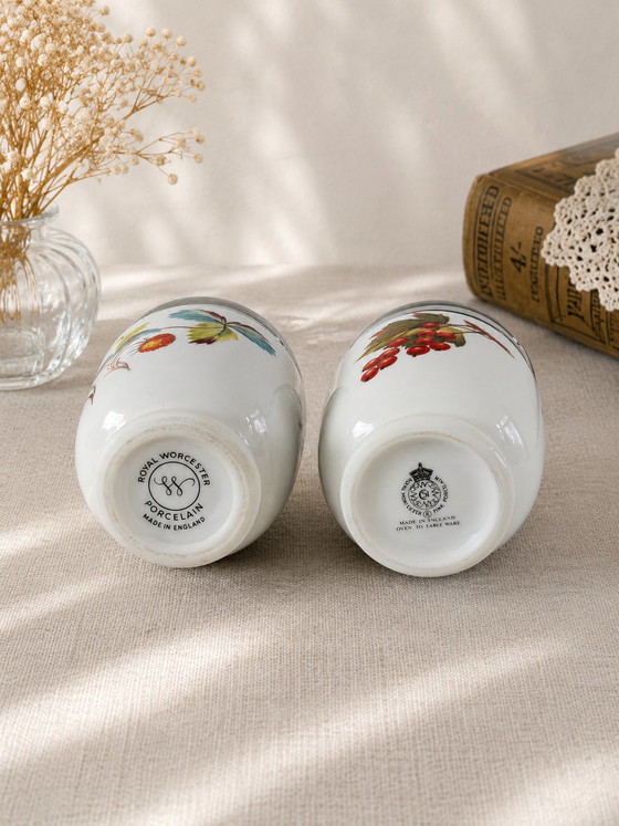 Set di 2 portauova vintage Royal Worcester in porcellana, provenienti dall'Inghilterra. – Royal Worcestet (photo 3 of 6)