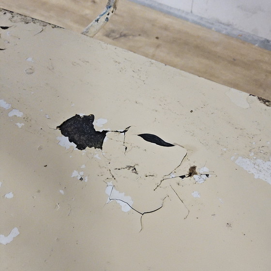 Image 1 of Chariot de service vintage en métal, grand format, pour hôpital, linge, soins infirmiers, thé ou boissons.