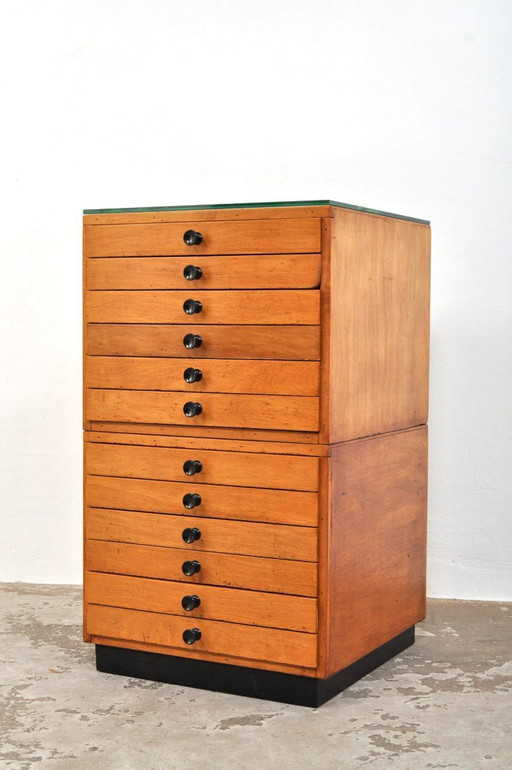 Vintage beukenhouten schoolkast / ladekast, 1950s