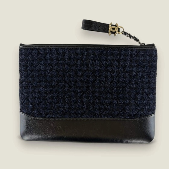 Clutch Chanel Gabrielle in tweed e pelle di vitello (photo 8 of 25)