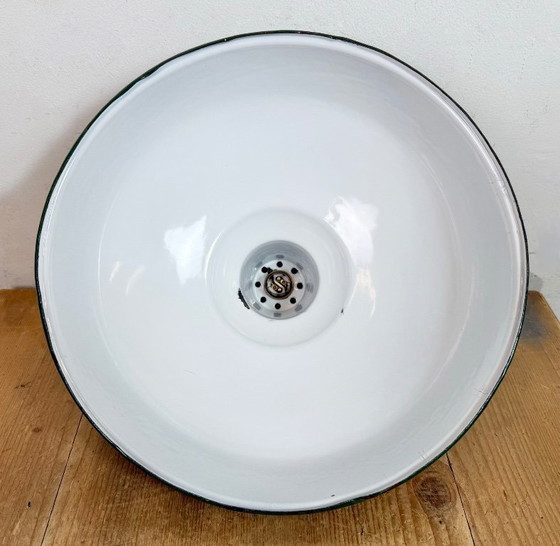 Image 1 of Suspension industrielle britannique en émail vert, années 1960