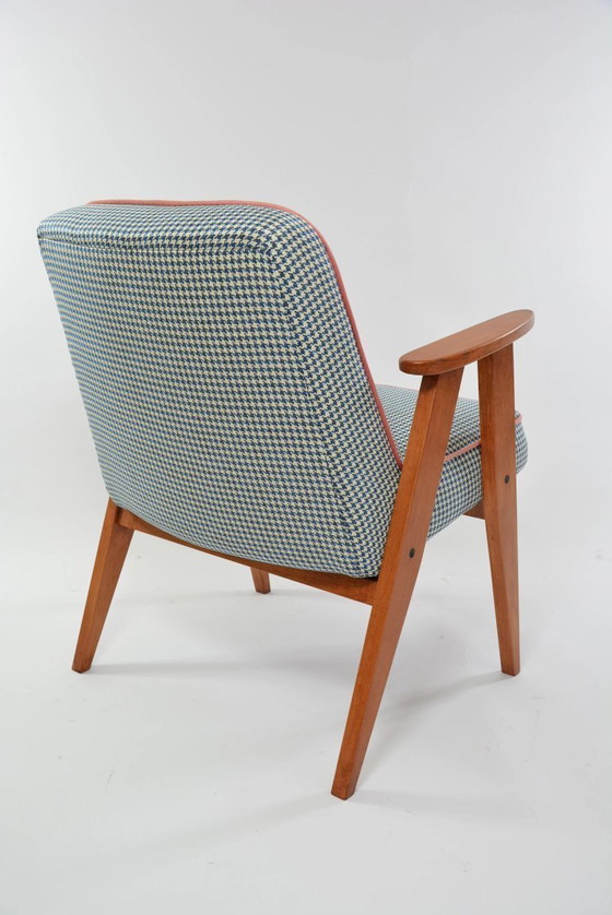 Image 1 of 366 Blauwe fauteuil met pied-de-poulepatroon