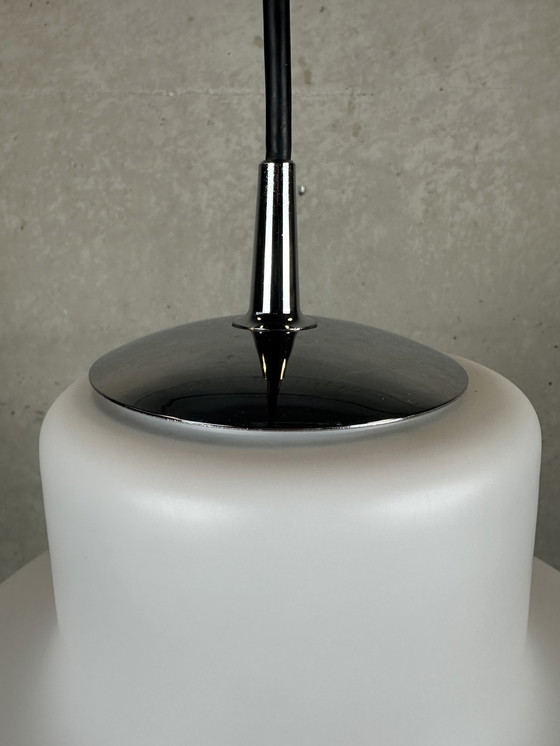 Image 1 of Suspension vintage 'champignon' en opaline - Peill & Putzler