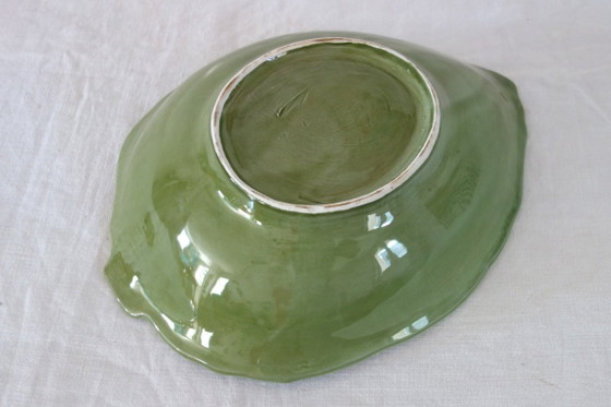 Image 1 of Saladekom + 6 vintage aardewerken kommen uit de jaren 70 in artisjokgroene kleur