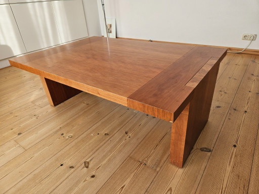 Hölzerner Couchtisch, Kirschholzfurnier