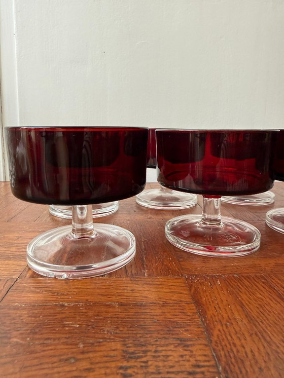 Image 1 of Juego de 6 copas de champán rojo rubí Luminarc, fabricadas en Francia, años 70