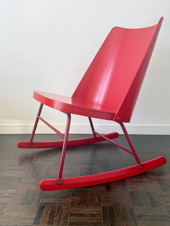 THONET vintage Rocking Chair 1955 – Metal, Wood (photo 3 of 18)