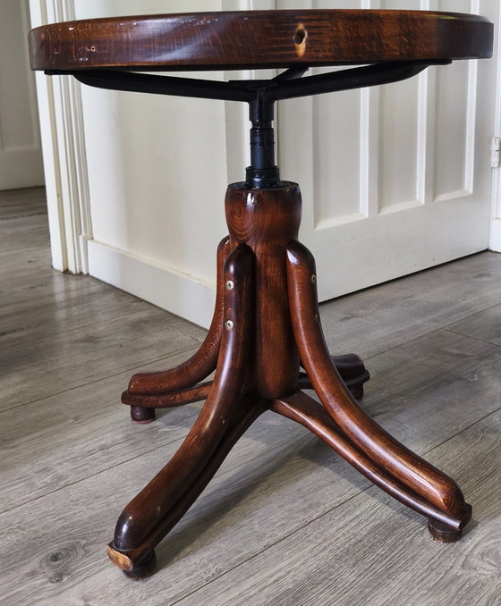 Originaler antiker Thonet-Stil verstellbarer Bugholz Klavierhocker / Drehhocker (gestempelt 914) – Metal (photo 11 of 13)