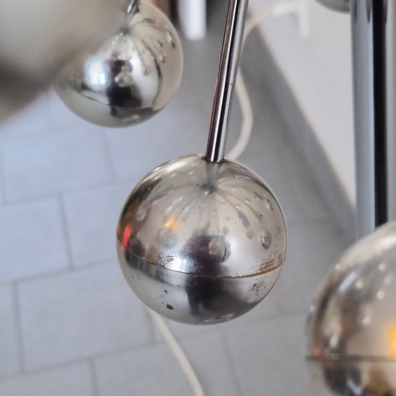 Image 1 of LAMPADAIRE VINTAGE SPUTNIK SPACE AGE 1970 EN METAL CHROME & BOULES ARGENTEES 70S
