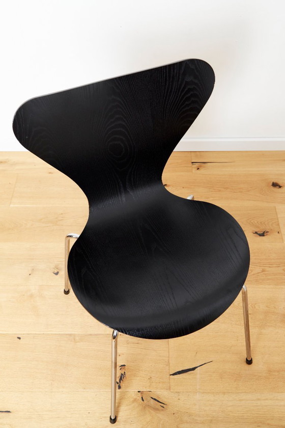 Image 1 of Arne Jacobsen Stuhl 3107 per Fritz Hansen