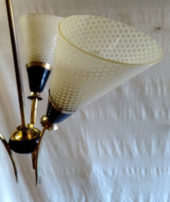 Lampadario a 3 luci in ottone e vetro - anni '50, Dorato (foto 6 di 10)