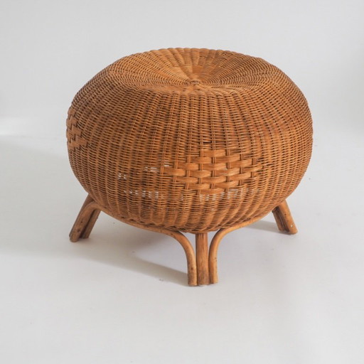 Pouf in rattan, tavolino