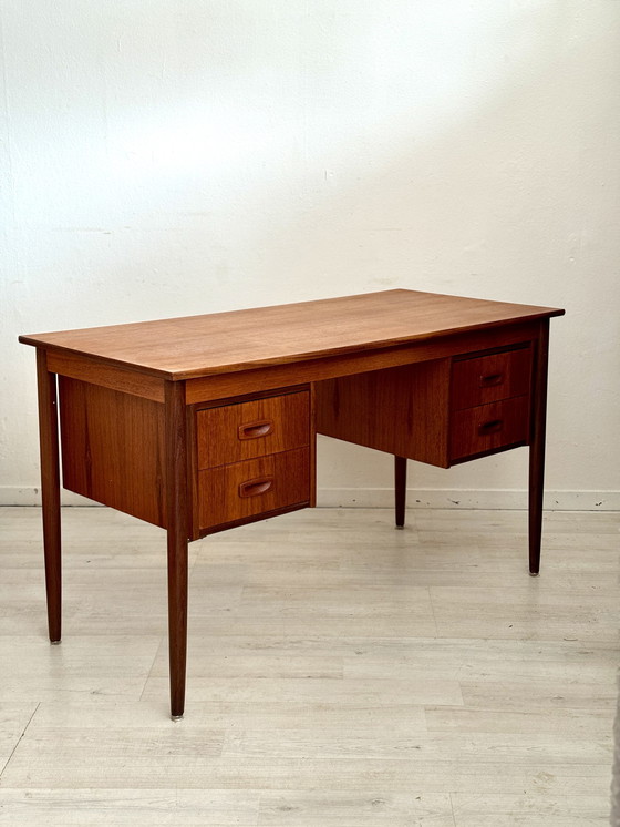 Image 1 of Scrivania danese vintage in teak di metà secolo, anni '60