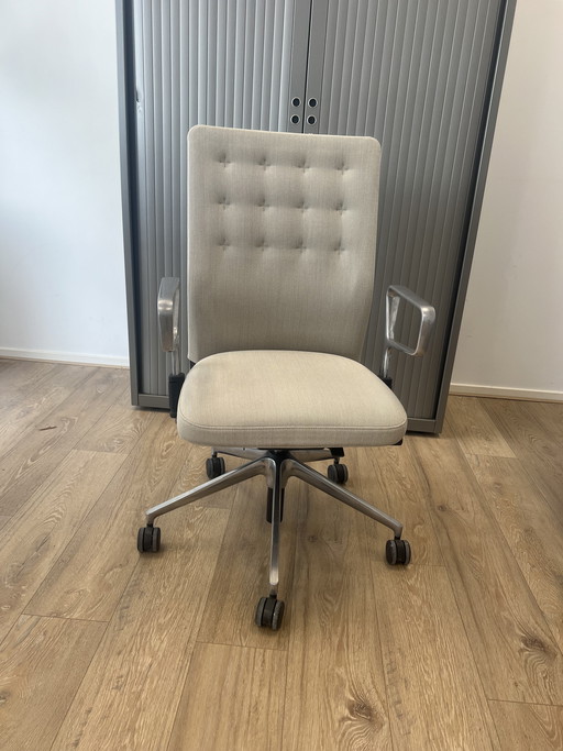 Vitra ID-Zierleiste – Bürostuhl – Sandchrom – 8 Stück verfügbar