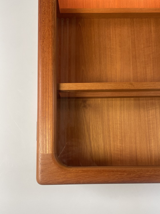 Image 1 of Vetrina danese di metà secolo con illuminazione, Dyrlund, anni '80