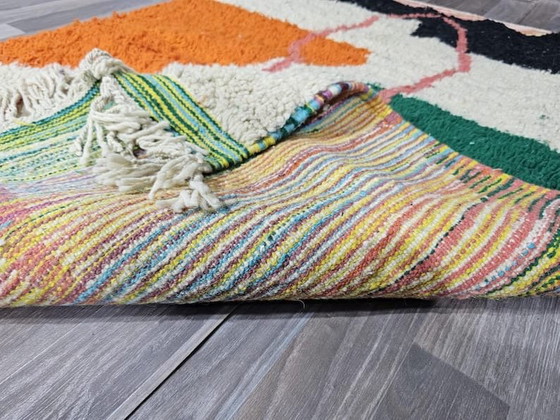 Image 1 of Alfombra tradicional marroquí hecha a mano de pura lana, tamaño 150/250 cm.