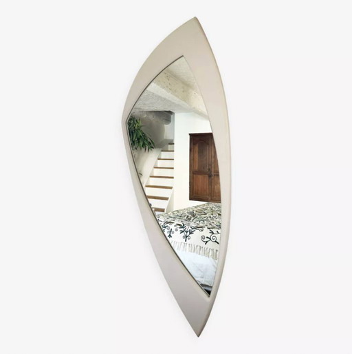 Espejo XXL estilo era espacial en madera lacada, Francia, década de 1970.