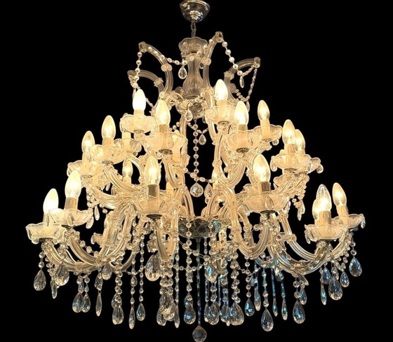 Image 1 of Bellissimo enorme lampadario di cristallo