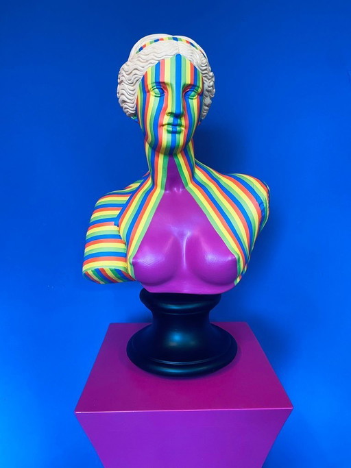 Busto - 'Personalidad dividida'