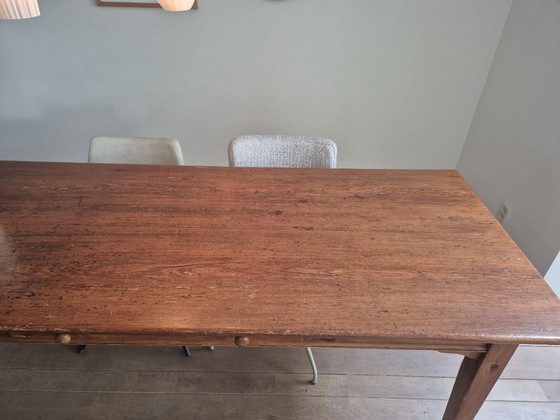 Image 1 of Handgemaakte vintage tafel van oude kaasplanken