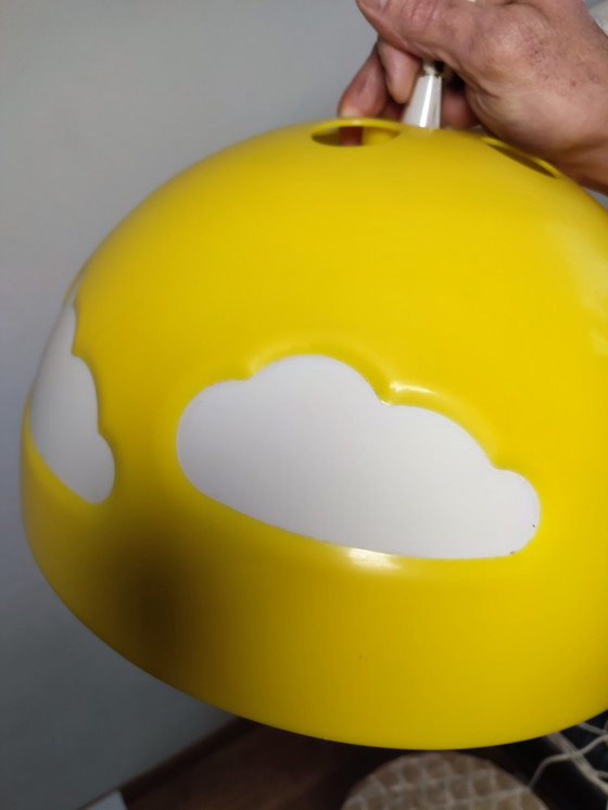 Image 1 of Lámpara de techo colgante Ikea Skojig con forma de nube amarilla
