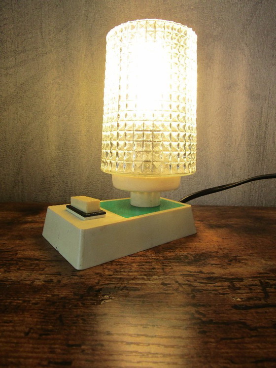 Image 1 of Bellissima lampada da comodino vintage - anni '60/'70 - Verde con rilievo in vetro