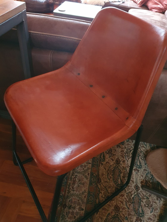 Image 1 of Industriële eettafel en stoelen / bartafel en barkrukken