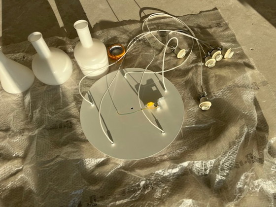 Image 1 of Plafonnier majestueux avec 5 abat-jour différents