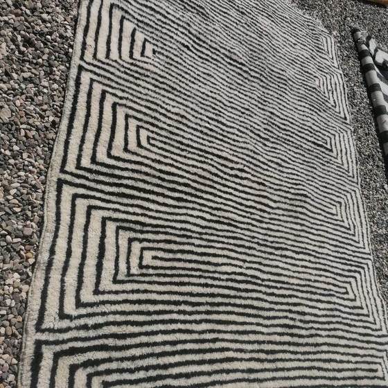 Image 1 of Tappeto tradizionale fatto a mano in lana naturale, bianco e nero, 150/250 cm