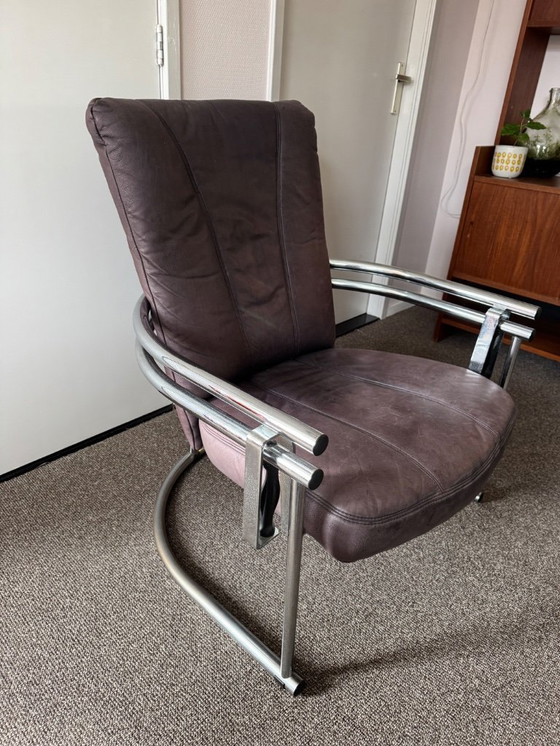 Image 1 of Sillón de diseño con propiedades de asiento muy cómodas.