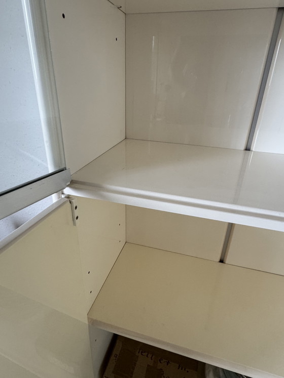 B&B Italia Olinto par Kazuhide Takahama, vitrine laquée avec portes vitrées, blanc crème – Glass, Wood (photo 8 of 11)