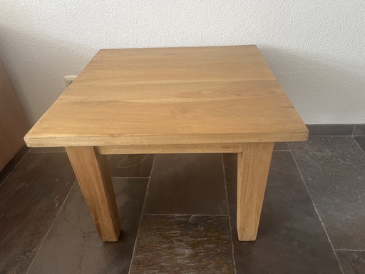 Massief houten bijzettafel