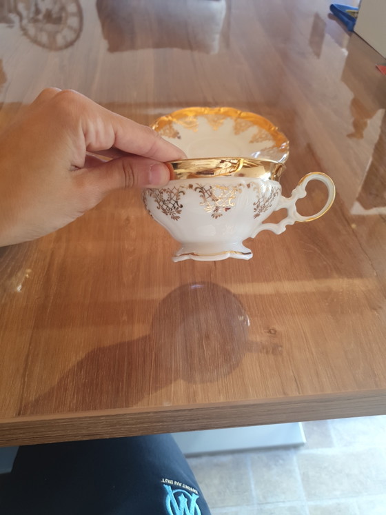 Tasse et soucoupe en porcelaine dorée – décor romantique – Accessoires de table (photo 5 of 5)