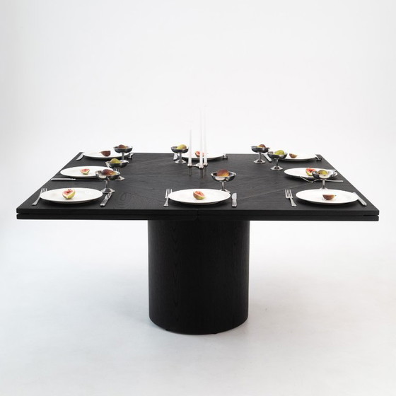 Image 1 of Table ronde/carrée de style Bauhaus en chêne noir