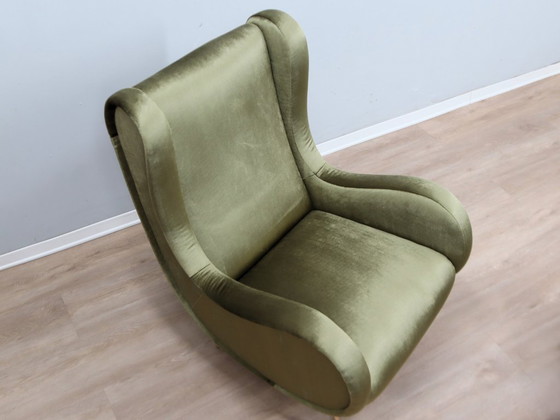 Image 1 of Sillón italiano de los años 50, estilo Senior Zanuso, de terciopelo verde.