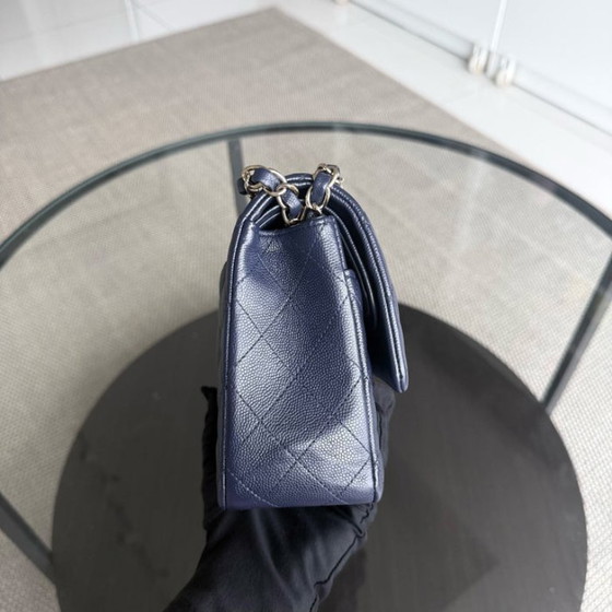 Image 1 of Chanel Classic Flap Medium - Caviar 25CM Gewatteerd Donker Middernachtblauw Gouden Hardware Serie 31