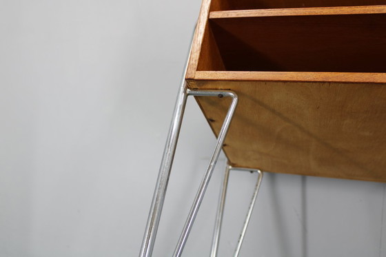 Image 1 of 1960er Jahre Dänischer Teak Regalschrank mit verchromten Beinen