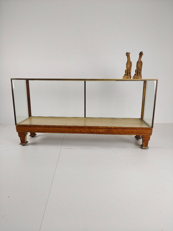 Image 1 of Bancone da negozio inglese antico in ottone – Modello stretto con misure in metri