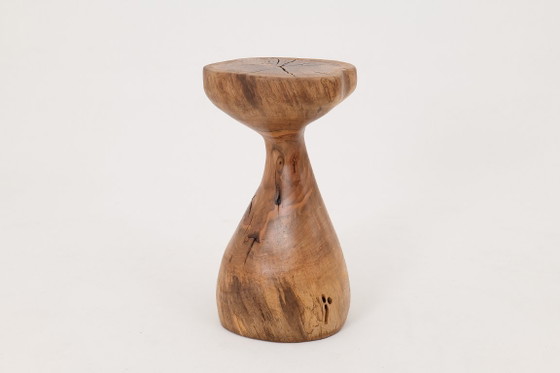 Image 1 of Table d'appoint sculpturale, tabouret, bois massif, noyer, design contemporain, Logniture