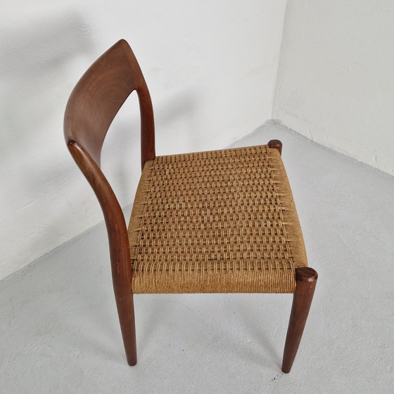 Image 1 of Möller eetkamerstoel Deens design