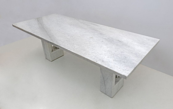 Image 1 of 'Delfi' marmeren eettafel van Marcel Breuer en Carlo Scarpa voor Gavina, Italië