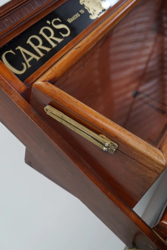 Image 1 of Victoriaanse Carr's Biscuits vitrinekast / winkelkast in hardhout, 19e eeuw