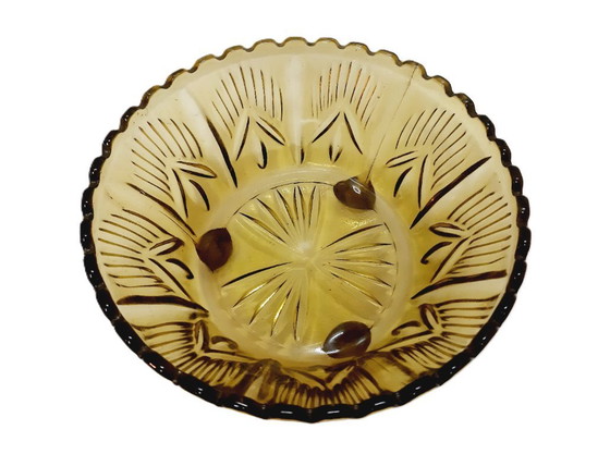 Image 1 of Coupe à fruits vintage à trois pieds en verre ambré