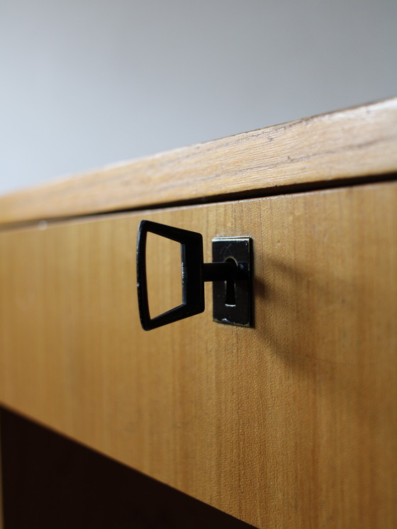 Image 1 of bureau vintage en chêne autoportant