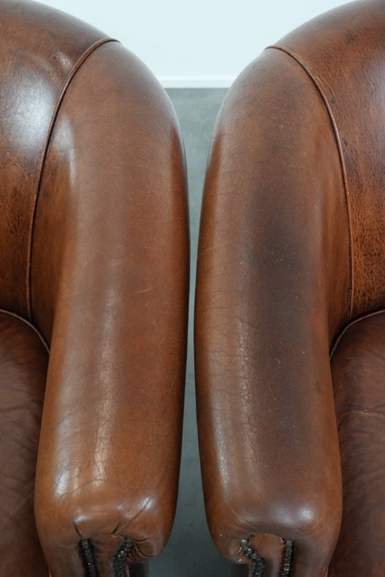 Image 1 of 2 x Fauteuil club intemporel en peau de mouton